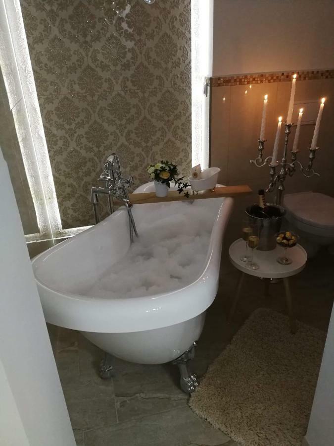 雷希察Penthouse Luxury公寓 外观 照片